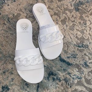 Vince Camuto slides brand new
